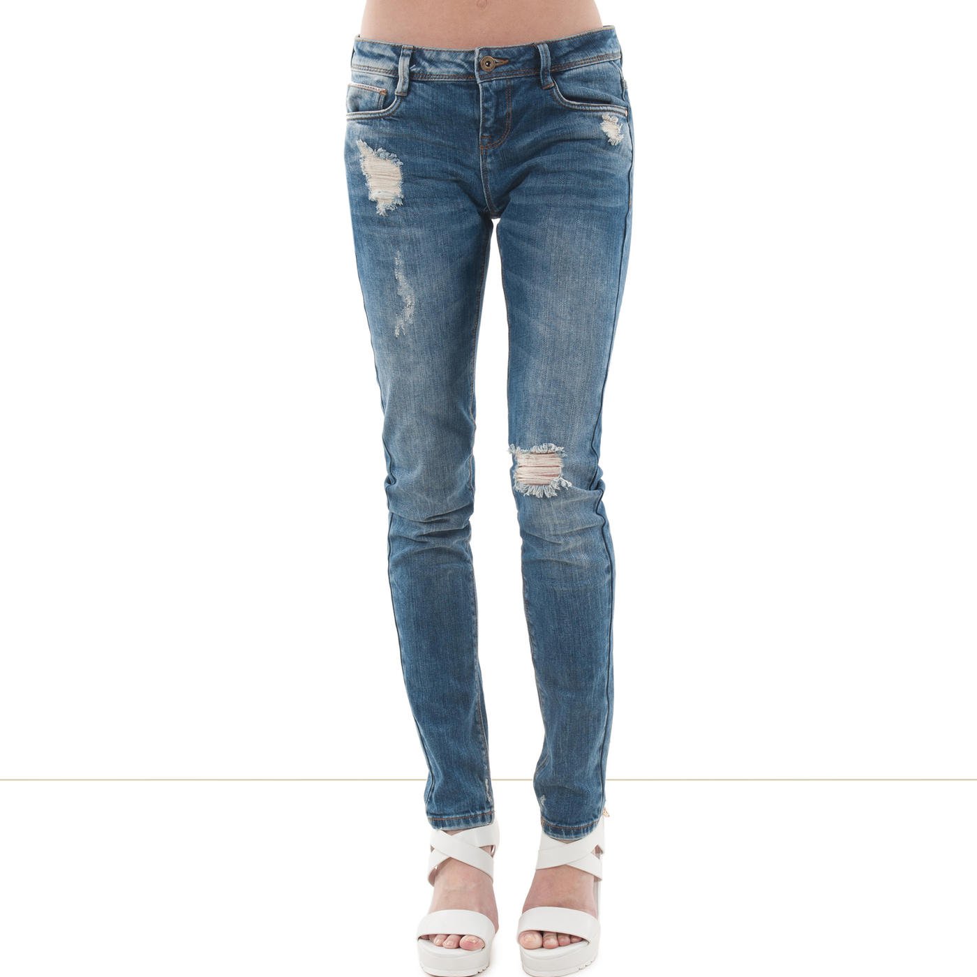 Le jeans déchiré : un bon choix ? 
